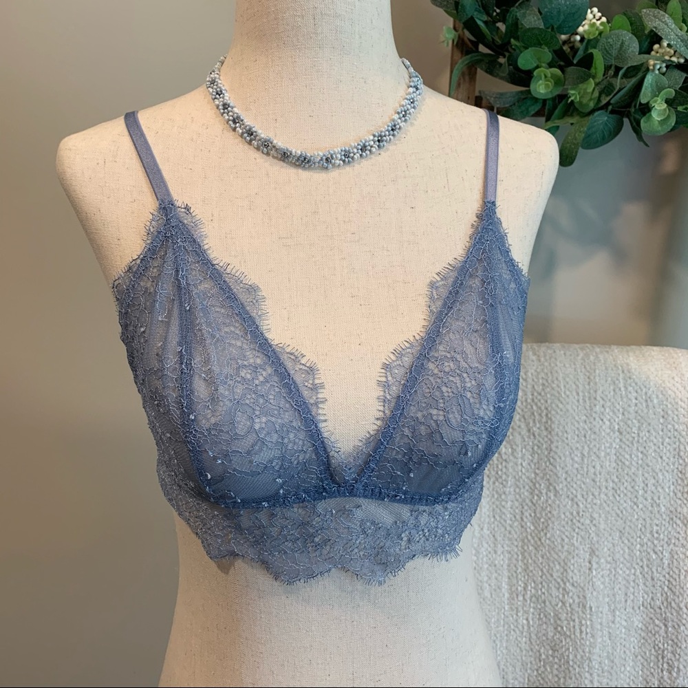 🌸 Victoria’s Secret Lacy Bralette